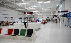 Lion Air снова отменяет полеты, так как пассажиры не выполняют меры безопасности от коронавируса